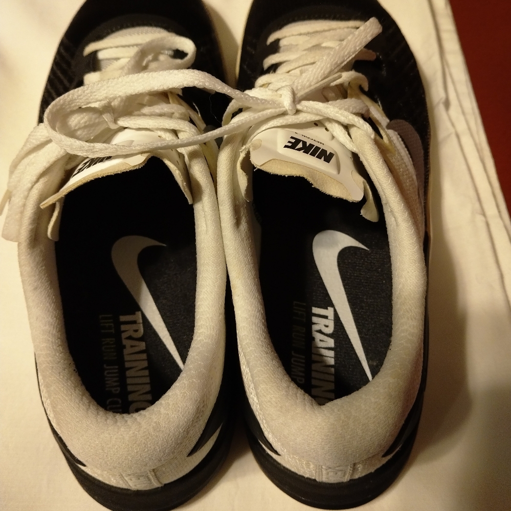 Shoes - Picture 2 of 6